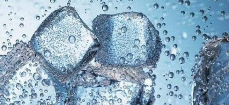 Πως μπορείτε να μετατρέψετε το νερό σε πάγο με ένα απλό άγγιγμα (βίντεο)